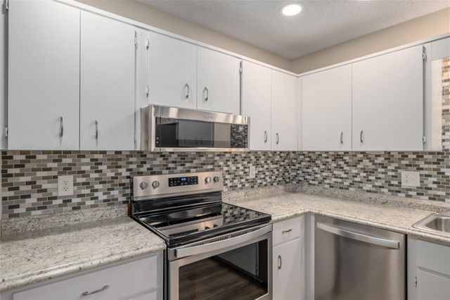 8501 SW 93RD LANE D, Ocala, FL 34481