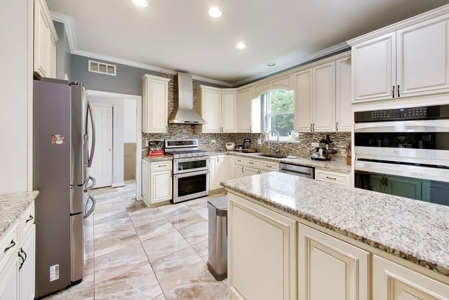 276 Claridge Circle, Bolingbrook, IL 60440