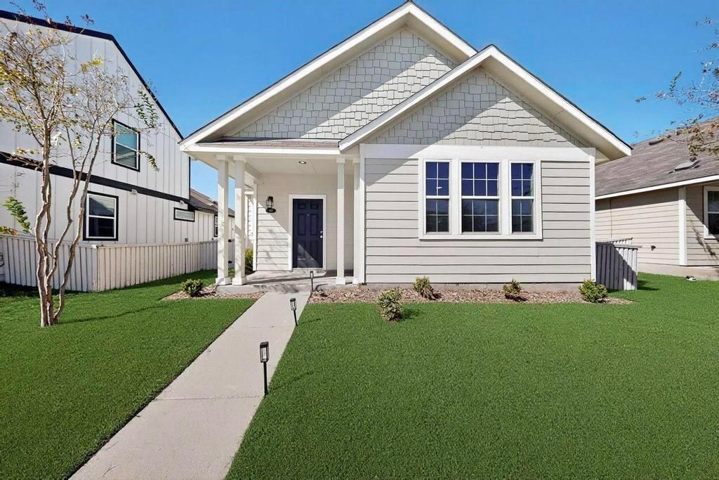 189 Fabion ST, Kyle, TX 78640