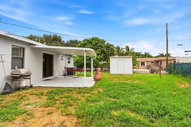 333 Elizabeth Road, Lake Worth, FL 33461