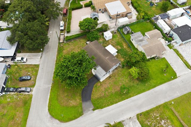 333 Elizabeth Road, Lake Worth, FL 33461