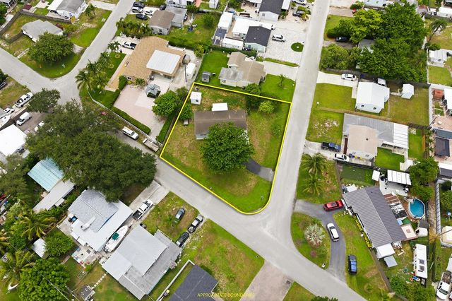 333 Elizabeth Road, Lake Worth, FL 33461