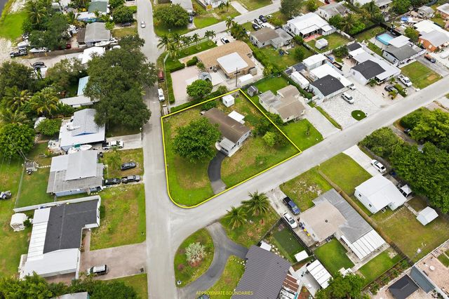 333 Elizabeth Road, Lake Worth, FL 33461