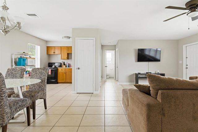 333 Elizabeth Road, Lake Worth, FL 33461