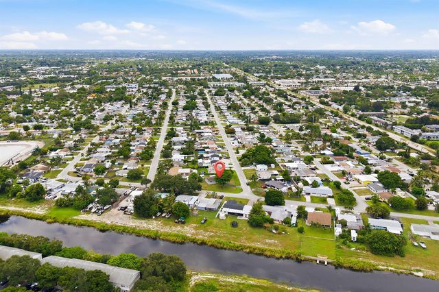 333 Elizabeth Road, Lake Worth, FL 33461