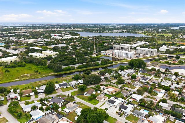 333 Elizabeth Road, Lake Worth, FL 33461