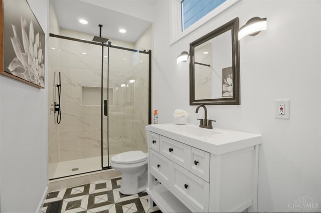 1820 Hewitt Ave, Cincinnati, OH 45207