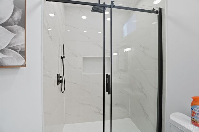 1820 Hewitt Ave, Cincinnati, OH 45207