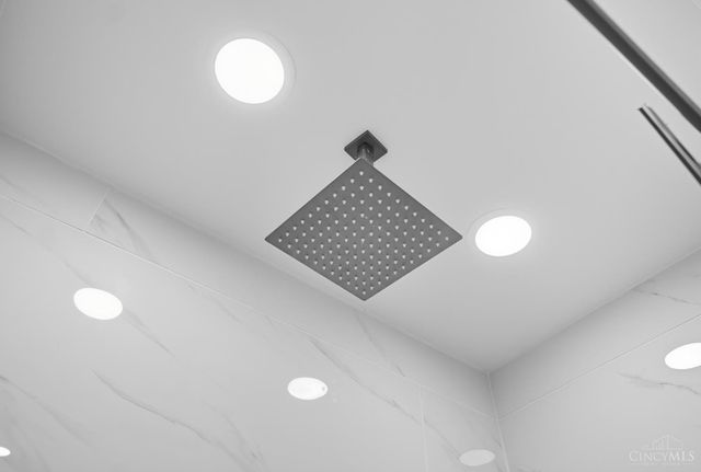 1820 Hewitt Ave, Cincinnati, OH 45207