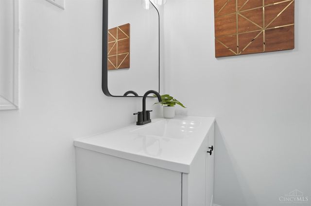 1820 Hewitt Ave, Cincinnati, OH 45207