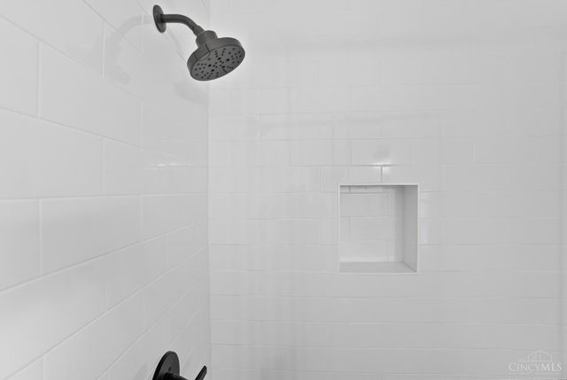 1820 Hewitt Ave, Cincinnati, OH 45207