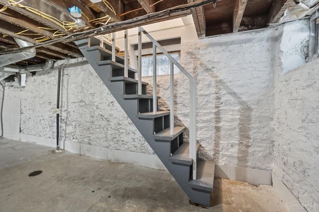 1820 Hewitt Ave, Cincinnati, OH 45207