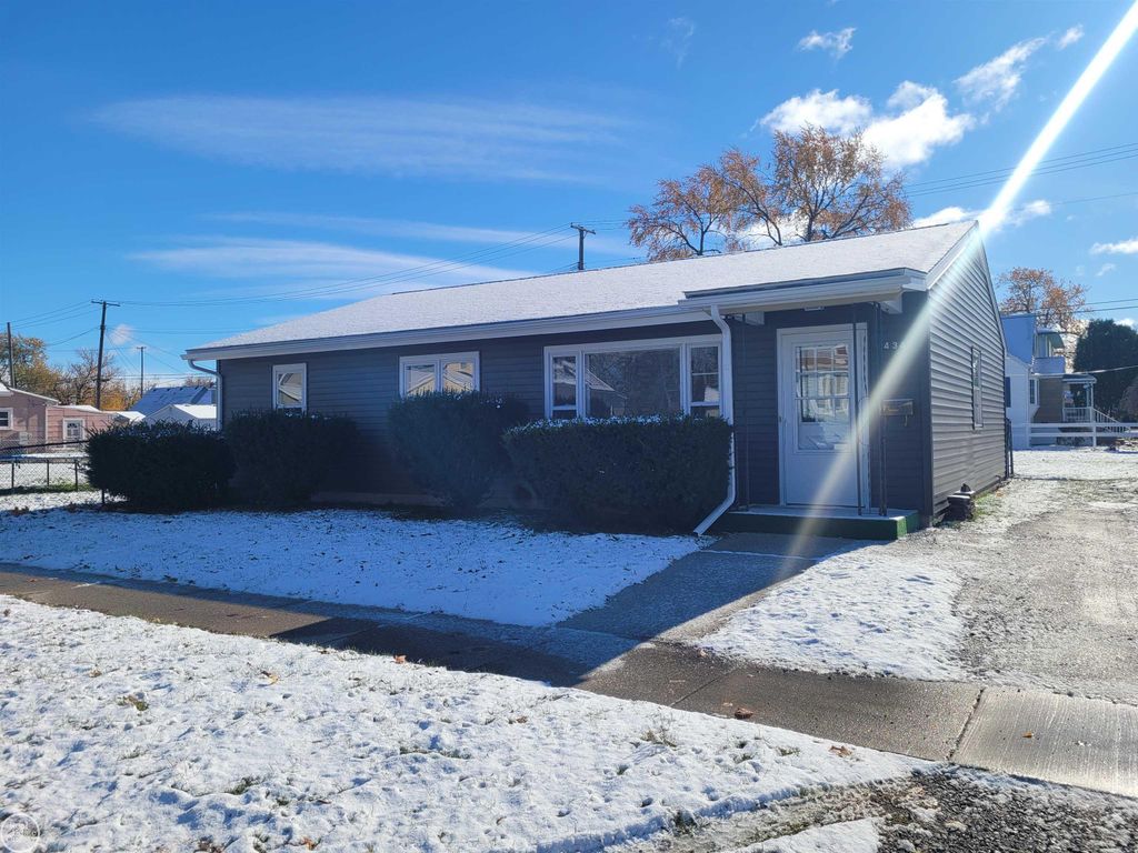 1434 Nelson Street, Port Huron, MI 48060