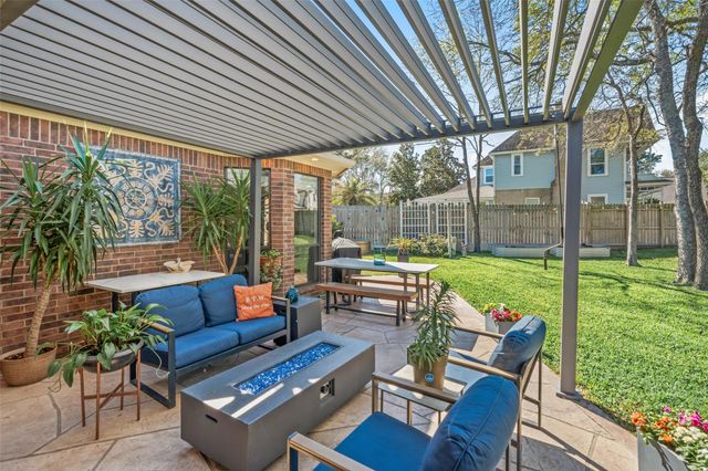 3713 Walden Estates Drive, Montgomery, TX 77356