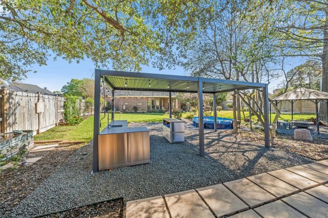 3713 Walden Estates Drive, Montgomery, TX 77356