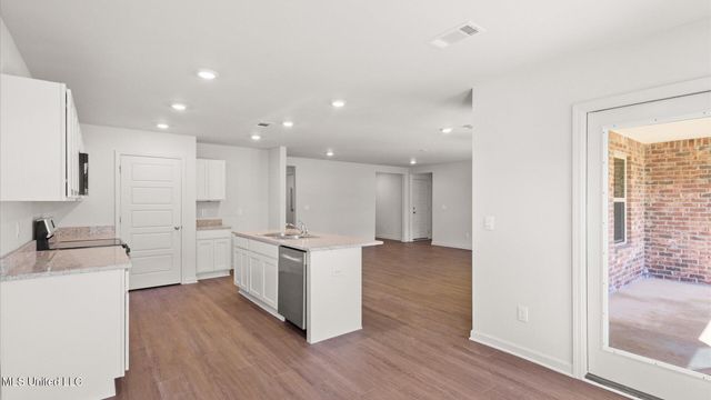 252 Raulston Drive, Byram, MS 39272