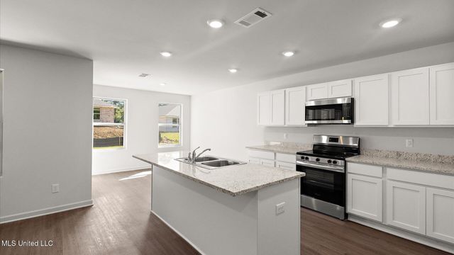 252 Raulston Drive, Byram, MS 39272