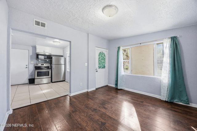 6601 CLEVELAND Road, Jacksonville, FL 32209