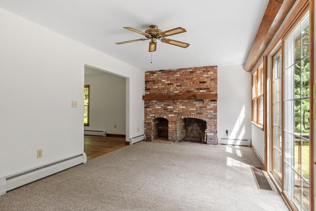 686 Scott Rd, Fitchburg, MA 01420