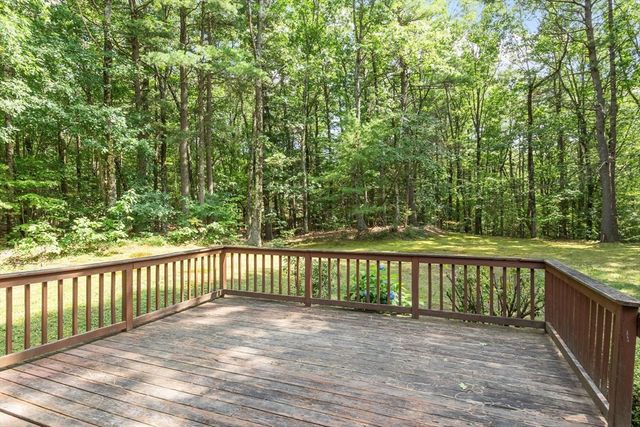 686 Scott Rd, Fitchburg, MA 01420