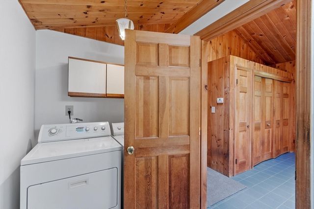 686 Scott Rd, Fitchburg, MA 01420