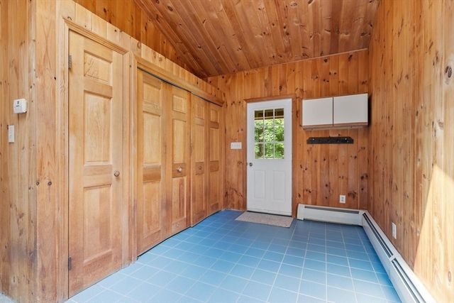 686 Scott Rd, Fitchburg, MA 01420