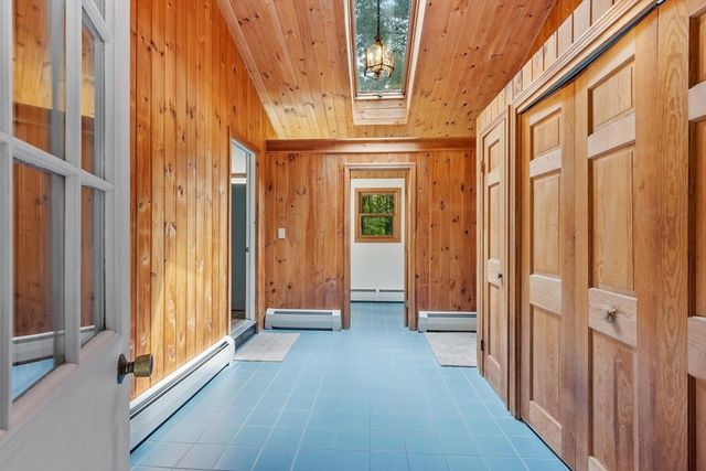686 Scott Rd, Fitchburg, MA 01420