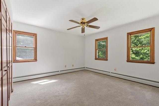 686 Scott Rd, Fitchburg, MA 01420