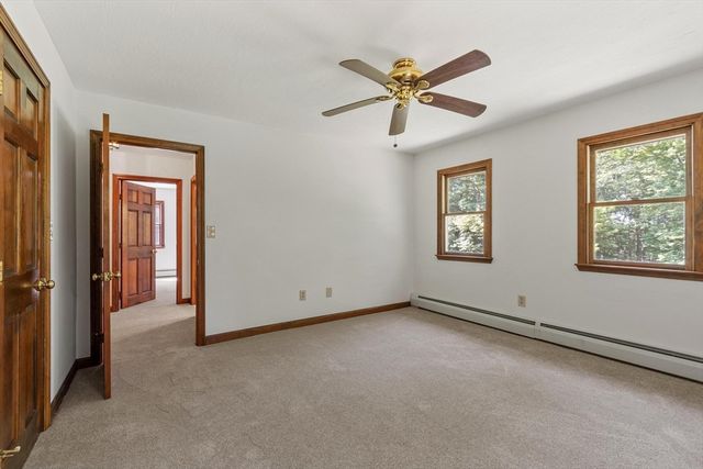 686 Scott Rd, Fitchburg, MA 01420