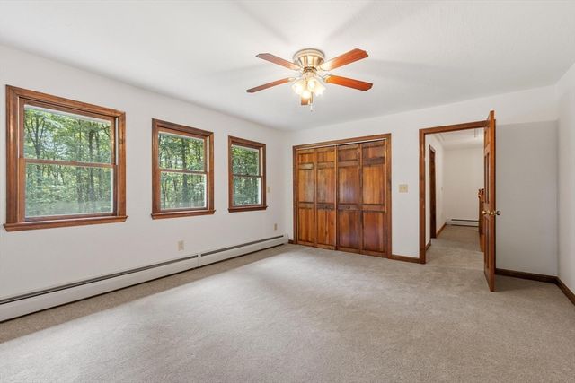 686 Scott Rd, Fitchburg, MA 01420