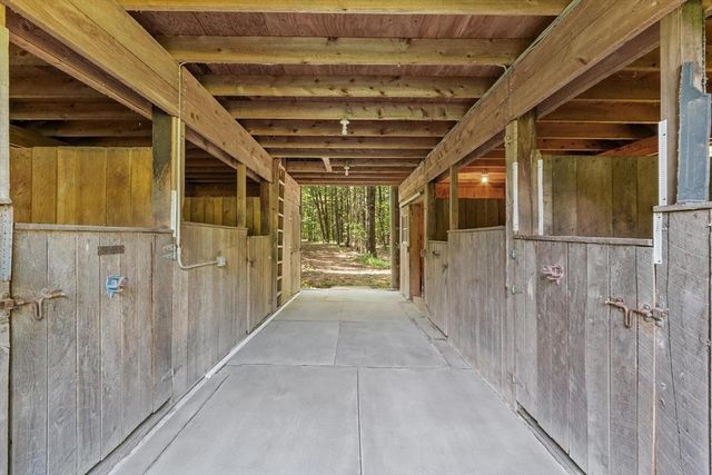 686 Scott Rd, Fitchburg, MA 01420