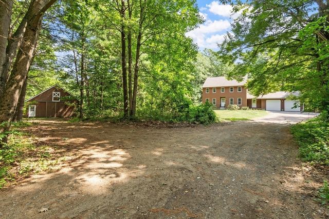 686 Scott Rd, Fitchburg, MA 01420