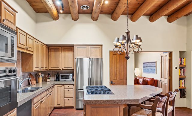 4 Thistle Lane, Santa Fe, NM 87506