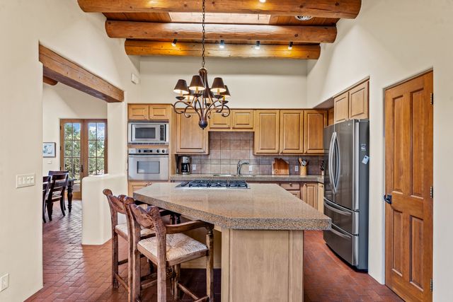 4 Thistle Lane, Santa Fe, NM 87506