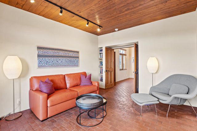 4 Thistle Lane, Santa Fe, NM 87506