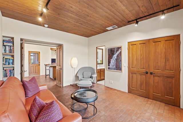 4 Thistle Lane, Santa Fe, NM 87506
