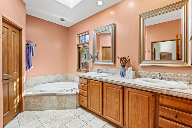 4 Thistle Lane, Santa Fe, NM 87506