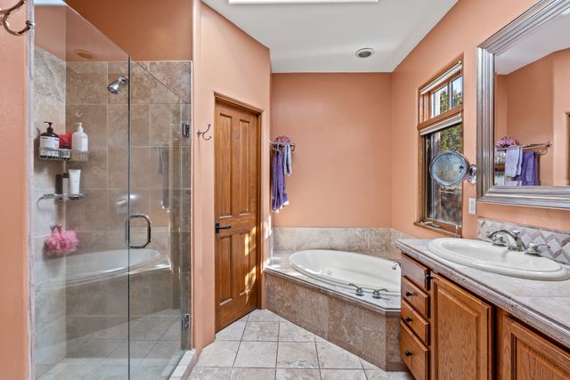 4 Thistle Lane, Santa Fe, NM 87506