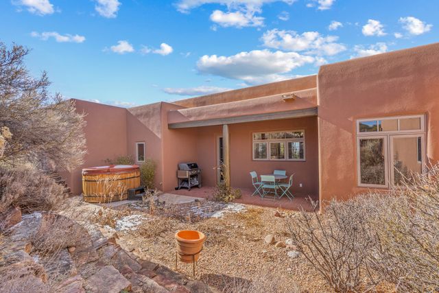 4 Thistle Lane, Santa Fe, NM 87506