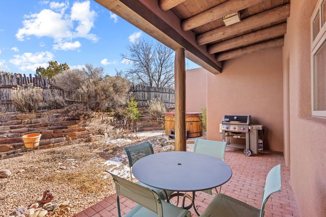 4 Thistle Lane, Santa Fe, NM 87506