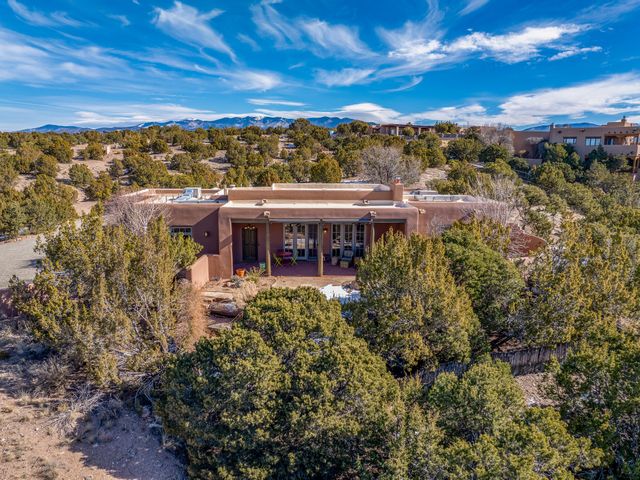 4 Thistle Lane, Santa Fe, NM 87506