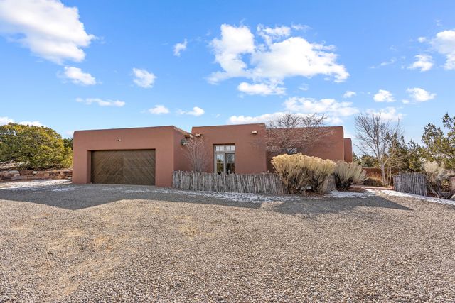 4 Thistle Lane, Santa Fe, NM 87506