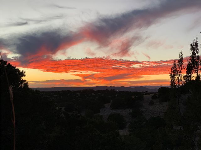 4 Thistle Lane, Santa Fe, NM 87506