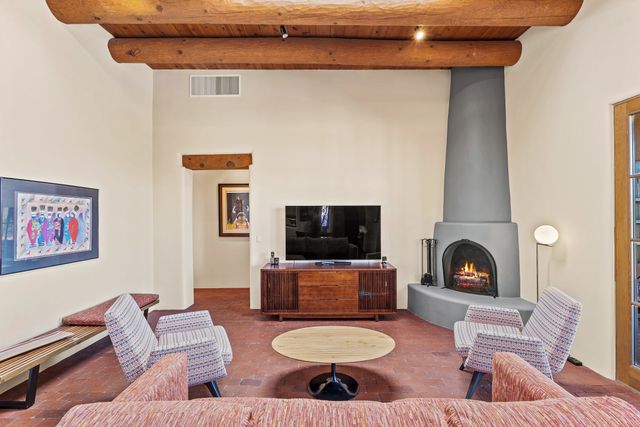 4 Thistle Lane, Santa Fe, NM 87506