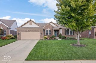 8952 Heatherstone Place, Zionsville, IN 46077
