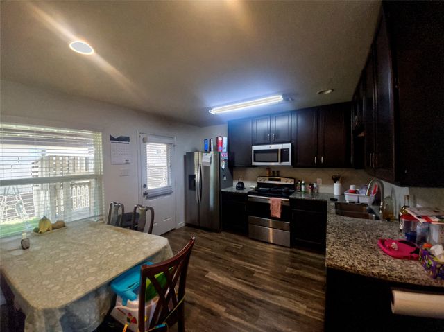 3407 Cardinal Drive, Ennis, TX 75119