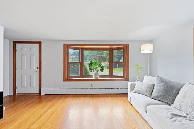 490 Union St, Leominster, MA 01453