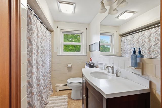 490 Union St, Leominster, MA 01453