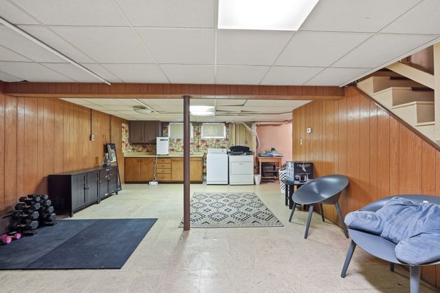 490 Union St, Leominster, MA 01453