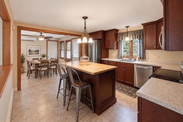 490 Union St, Leominster, MA 01453